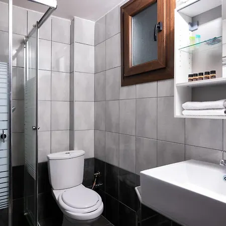 Golden Breeze Apartment *